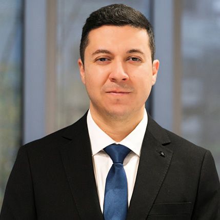 fotografía de [] [], [Analista de Operaciones Multifamily office]