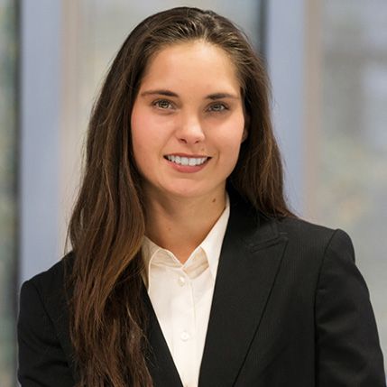 fotografía de [] [], [Analista Comercial Multifamily office]